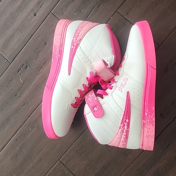 Womens Fila sneakers - Picture 2 of 2